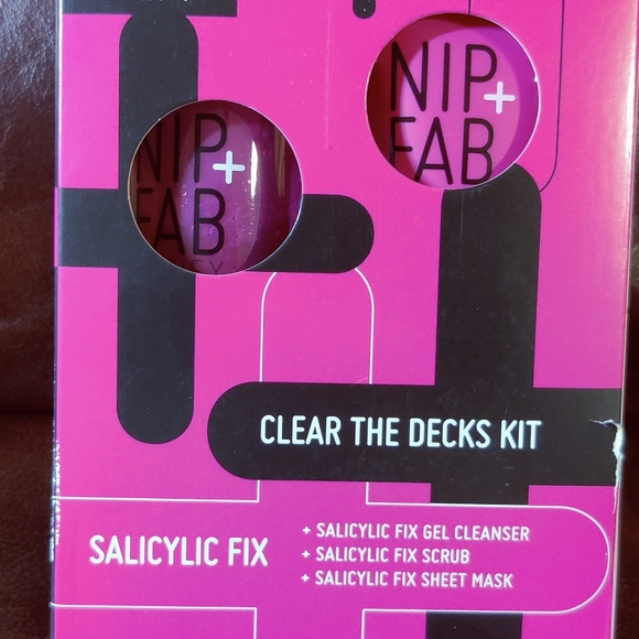 NIP+FAB Purify Clear The Decks Kit Salicylic Fix - Picture 1 of 3